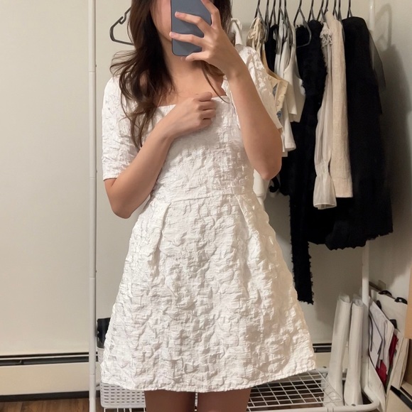 MINI WHITE DRESS - Picture 1 of 2
